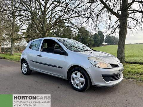 Renault Clio Mazda3 SE-L Nav Hatchback 2 Manual Diesel
