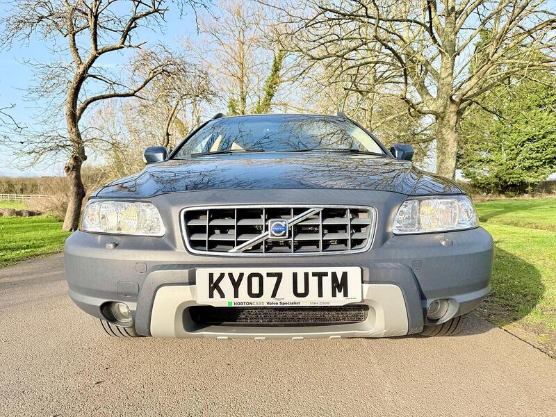 Volvo XC70 2.4 D5 SE Estate 5dr Diesel Geartronic AWD (224 g/km, 185 bhp) - U2237