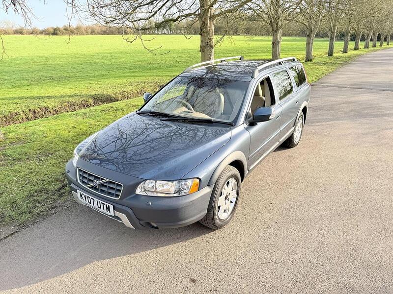 Volvo XC70 2.4 D5 SE Estate 5dr Diesel Geartronic AWD (224 g/km, 185 bhp) - U2237