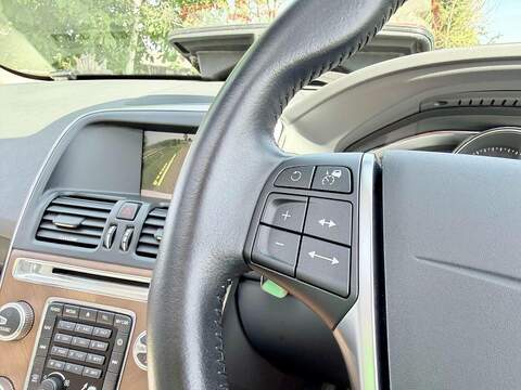 Volvo XC60 2.0 D4 SE Lux Nav SUV 5dr Diesel Manual Euro 6 (s/s) (190 ps) - U2240
