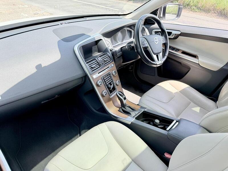 Volvo XC60 2.0 D4 SE Lux Nav SUV 5dr Diesel Manual Euro 6 (s/s) (190 ps) - U2240