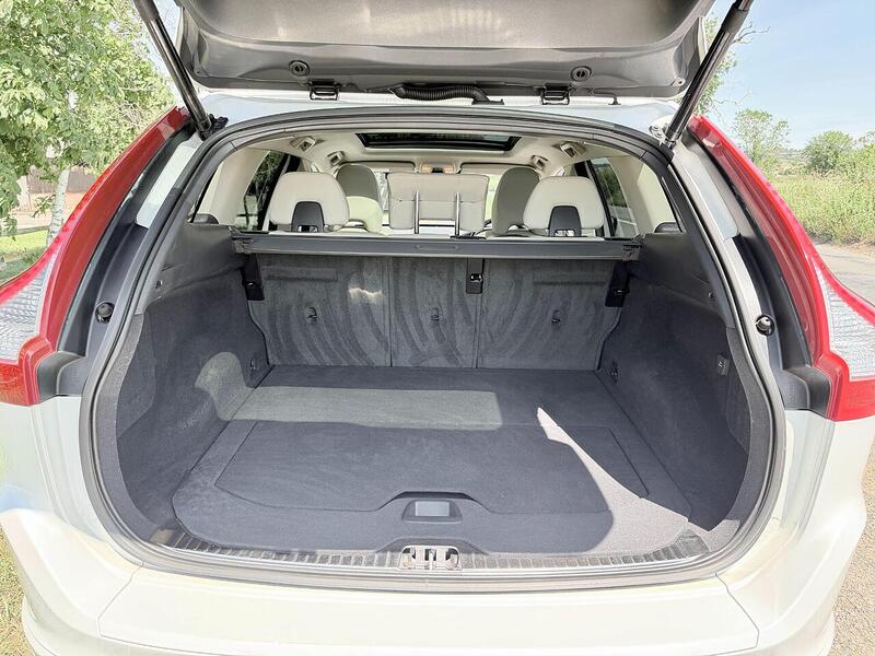 Volvo XC60 2.0 D4 SE Lux Nav SUV 5dr Diesel Manual Euro 6 (s/s) (190 ps) - U2240