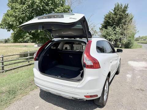 Volvo XC60 2.0 D4 SE Lux Nav SUV 5dr Diesel Manual Euro 6 (s/s) (190 ps) - U2240