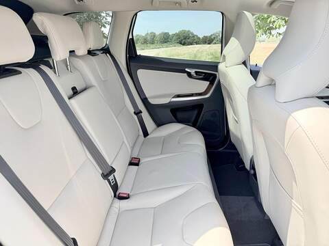 Volvo XC60 2.0 D4 SE Lux Nav SUV 5dr Diesel Manual Euro 6 (s/s) (190 ps) - U2240