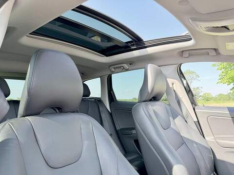 Volvo XC60 2.0 D4 SE Lux Nav SUV 5dr Diesel Auto Euro 6 (s/s) (190 ps) - U2242