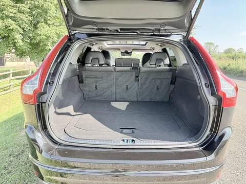 Volvo XC60 2.0 D4 SE Lux Nav SUV 5dr Diesel Auto Euro 6 (s/s) (190 ps) - U2242