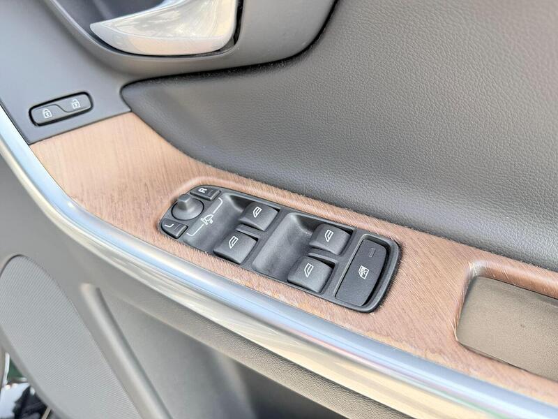 Volvo XC60 2.0 D4 SE Lux Nav SUV 5dr Diesel Auto Euro 6 (s/s) (190 ps) - U2242