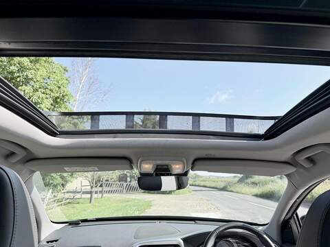 Volvo XC60 2.0 D4 SE Lux Nav SUV 5dr Diesel Auto Euro 6 (s/s) (190 ps) - U2242