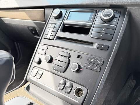 Volvo XC90 2.4 D5 SE Premium SUV 5dr Diesel Geartronic AWD (224 g/km, 182 bhp) - U2244