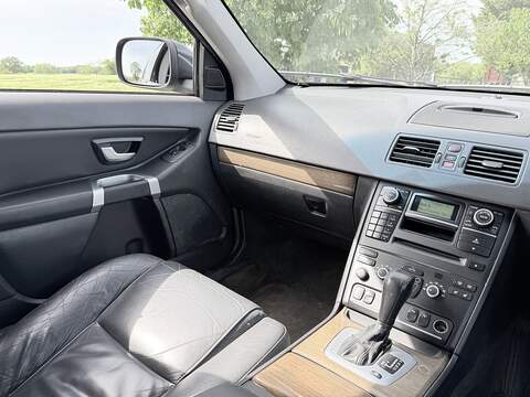 Volvo XC90 2.4 D5 SE Premium SUV 5dr Diesel Geartronic AWD (224 g/km, 182 bhp) - U2244