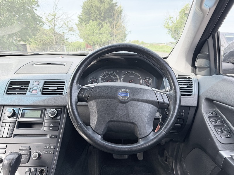 Volvo XC90 2.4 D5 SE Premium SUV 5dr Diesel Geartronic AWD (224 g/km, 182 bhp) - U2244