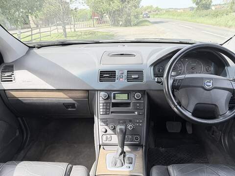Volvo XC90 2.4 D5 SE Premium SUV 5dr Diesel Geartronic AWD (224 g/km, 182 bhp) - U2244