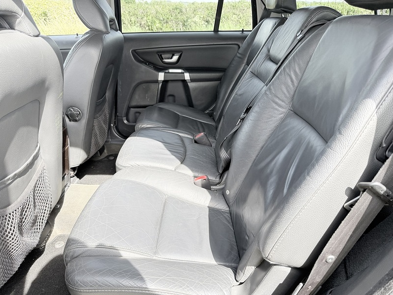 Volvo XC90 2.4 D5 SE Premium SUV 5dr Diesel Geartronic AWD (224 g/km, 182 bhp) - U2244