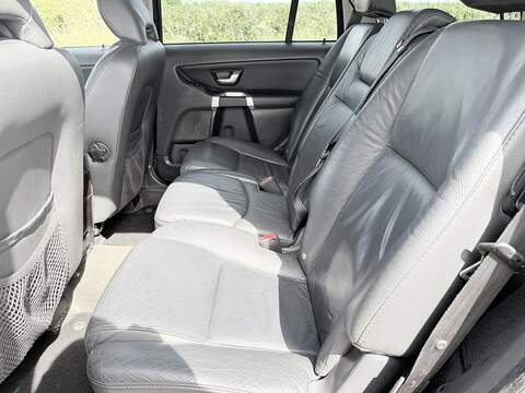 Volvo XC90 2.4 D5 SE Premium SUV 5dr Diesel Geartronic AWD (224 g/km, 182 bhp) - U2244