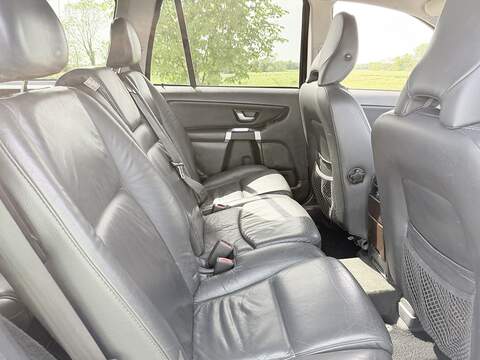 Volvo XC90 2.4 D5 SE Premium SUV 5dr Diesel Geartronic AWD (224 g/km, 182 bhp) - U2244