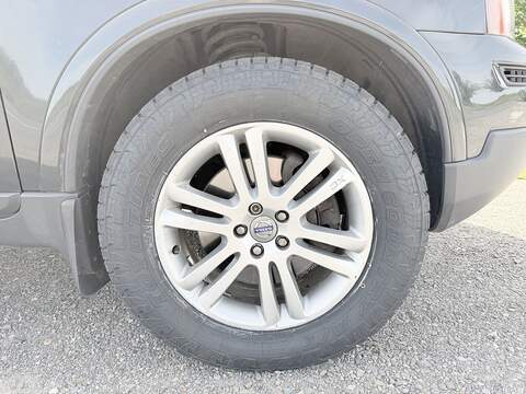 Volvo XC90 2.4 D5 SE Premium SUV 5dr Diesel Geartronic AWD (224 g/km, 182 bhp) - U2244