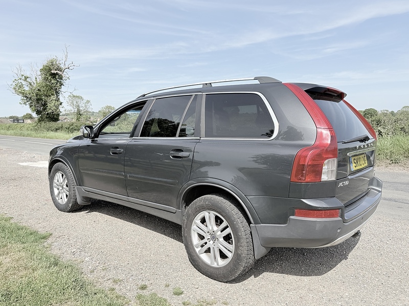Volvo XC90 2.4 D5 SE Premium SUV 5dr Diesel Geartronic AWD (224 g/km, 182 bhp) - U2244