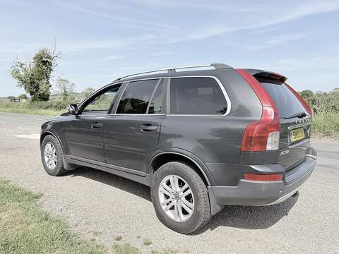 Volvo XC90 2.4 D5 SE Premium SUV 5dr Diesel Geartronic AWD (224 g/km, 182 bhp) - U2244