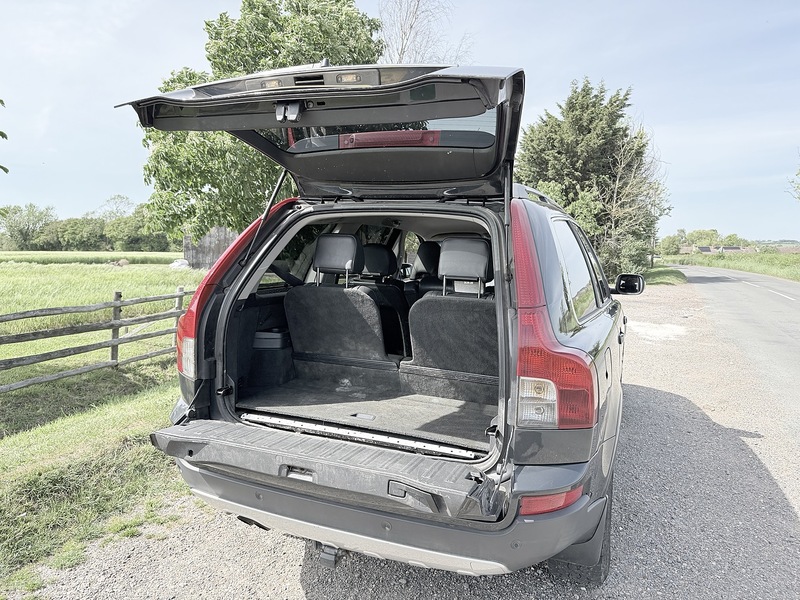 Volvo XC90 2.4 D5 SE Premium SUV 5dr Diesel Geartronic AWD (224 g/km, 182 bhp) - U2244