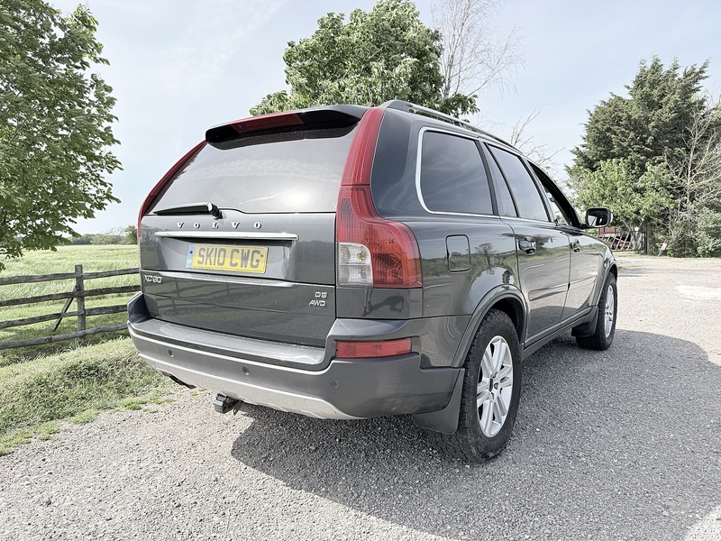 Volvo XC90 2.4 D5 SE Premium SUV 5dr Diesel Geartronic AWD (224 g/km, 182 bhp) - U2244