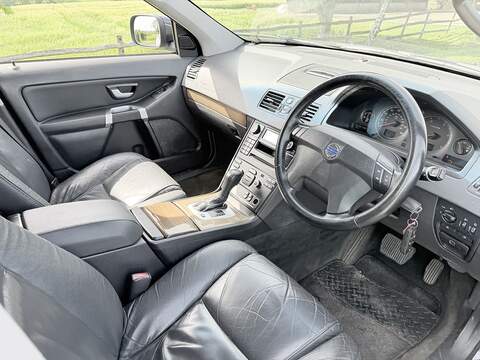 Volvo XC90 2.4 D5 SE Premium SUV 5dr Diesel Geartronic AWD (224 g/km, 182 bhp) - U2244
