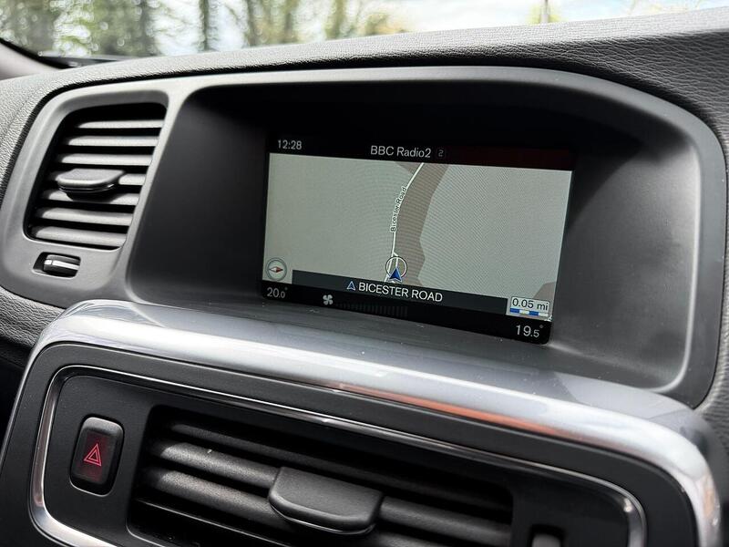 Volvo V60 2.0 D4 Business Edition Estate 5dr Diesel Auto Euro 6 (s/s) (190 ps) - U2246