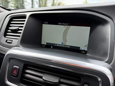 Volvo V60 2.0 D4 Business Edition Estate 5dr Diesel Auto Euro 6 (s/s) (190 ps) - U2246