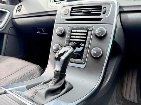 Volvo V60 2.0 D4 Business Edition Estate 5dr Diesel Auto Euro 6 (s/s) (190 ps) - U2246