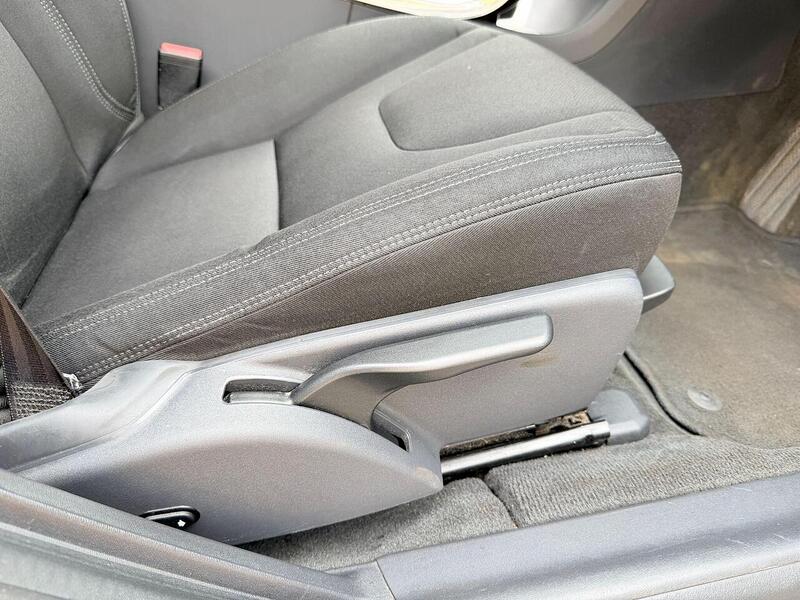 Volvo V60 2.0 D4 Business Edition Estate 5dr Diesel Auto Euro 6 (s/s) (190 ps) - U2246