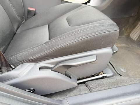 Volvo V60 2.0 D4 Business Edition Estate 5dr Diesel Auto Euro 6 (s/s) (190 ps) - U2246