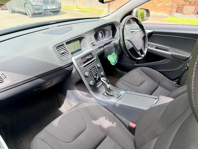 Volvo V60 2.0 D4 Business Edition Estate 5dr Diesel Auto Euro 6 (s/s) (190 ps) - U2246