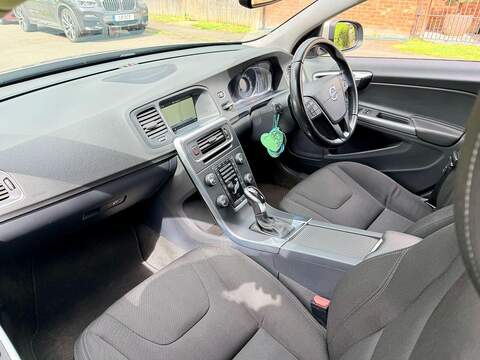 Volvo V60 2.0 D4 Business Edition Estate 5dr Diesel Auto Euro 6 (s/s) (190 ps) - U2246