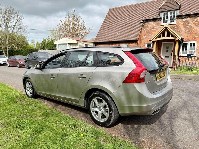 Volvo V60 2.0 D4 Business Edition Estate 5dr Diesel Auto Euro 6 (s/s) (190 ps) - U2246