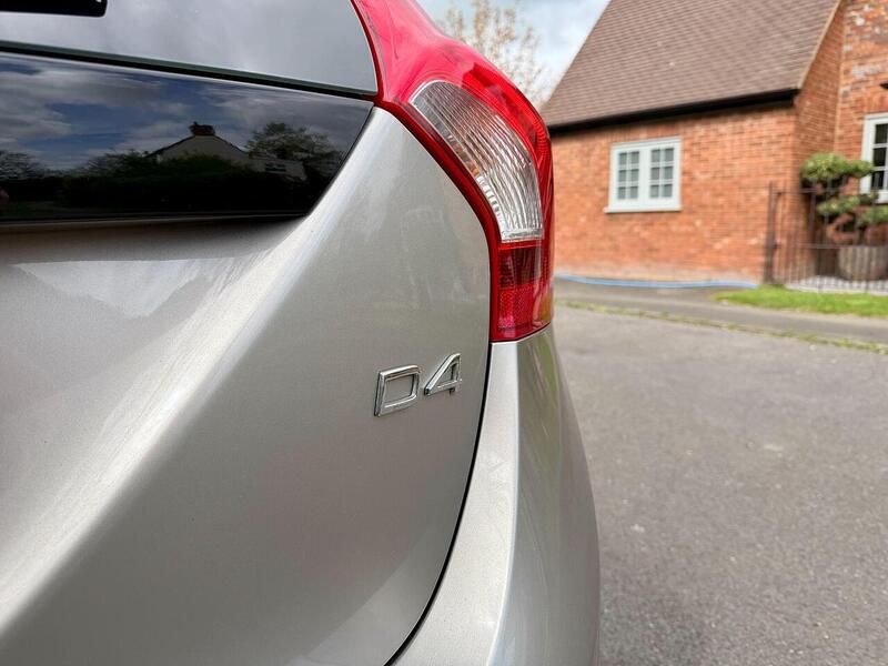 Volvo V60 2.0 D4 Business Edition Estate 5dr Diesel Auto Euro 6 (s/s) (190 ps) - U2246