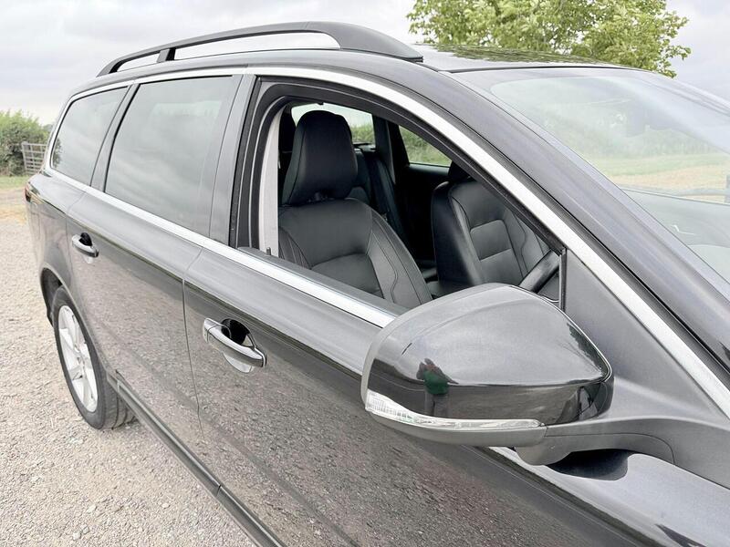 Volvo V70 T5 Se 2.0 5dr Estate Automatic Petrol - U2249