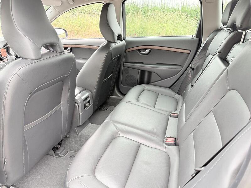 Volvo V70 T5 Se 2.0 5dr Estate Automatic Petrol - U2249