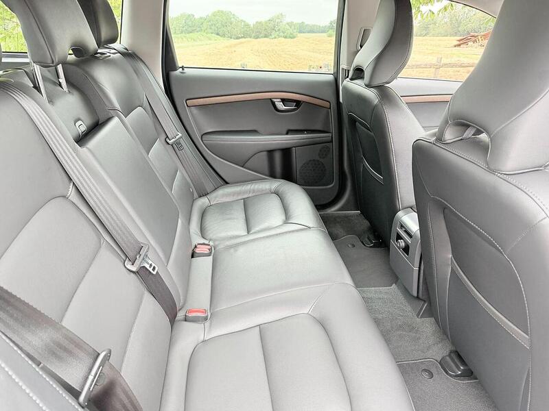 Volvo V70 T5 Se 2.0 5dr Estate Automatic Petrol - U2249