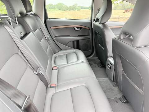 Volvo V70 T5 Se 2.0 5dr Estate Automatic Petrol - U2249
