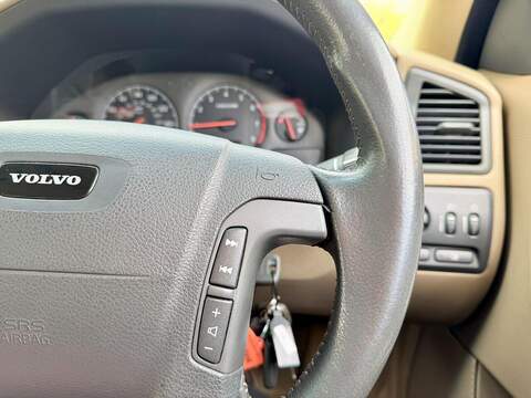 Volvo V70 2.4 Estate 5dr Petrol Automatic (224 g/km, 170 bhp) - U2260
