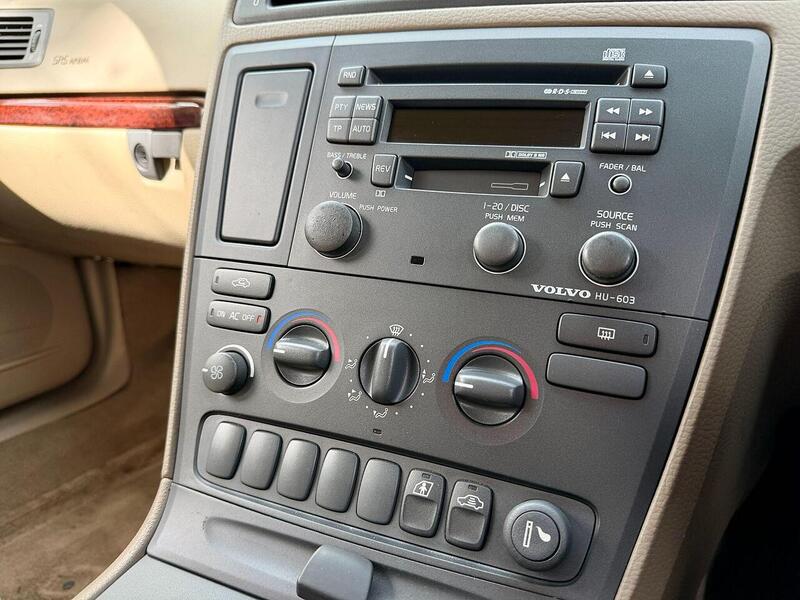 Volvo V70 2.4 Estate 5dr Petrol Automatic (224 g/km, 170 bhp) - U2260