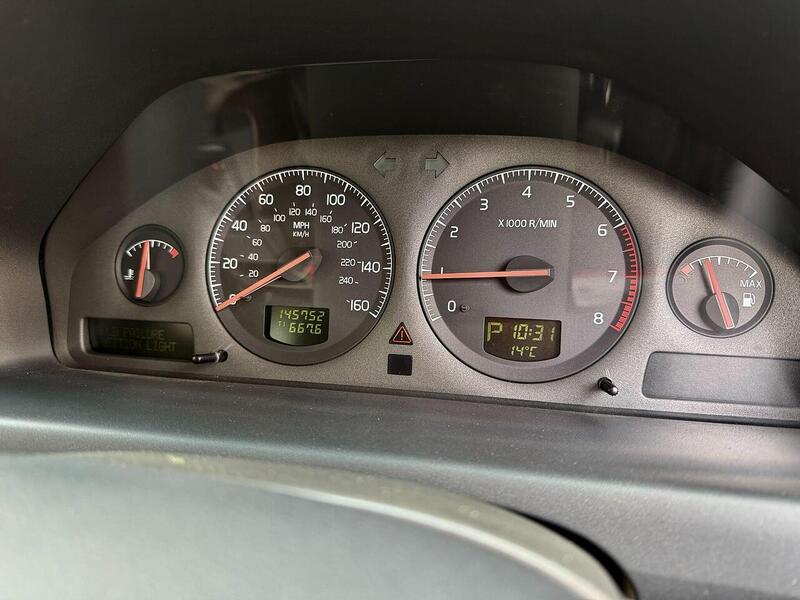 Volvo V70 2.4 Estate 5dr Petrol Automatic (224 g/km, 170 bhp) - U2260