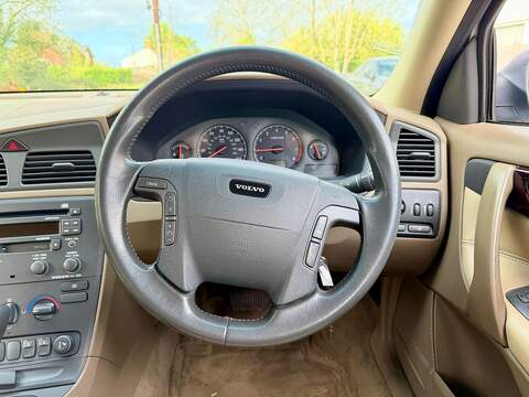 Volvo V70 2.4 Estate 5dr Petrol Automatic (224 g/km, 170 bhp) - U2260