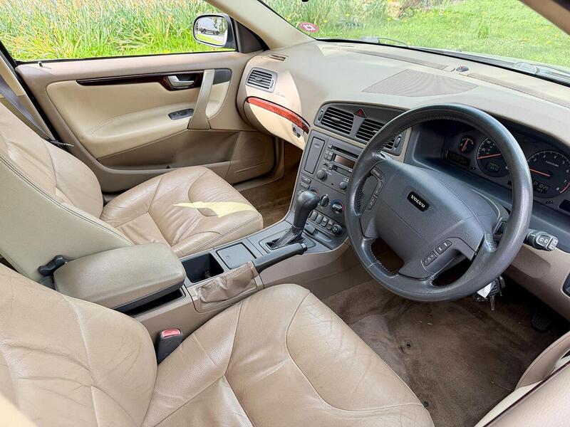 Volvo V70 2.4 Estate 5dr Petrol Automatic (224 g/km, 170 bhp) - U2260
