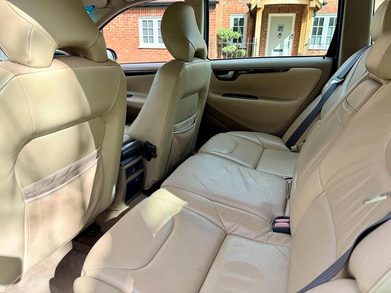 Volvo V70 2.4 Estate 5dr Petrol Automatic (224 g/km, 170 bhp) - U2260