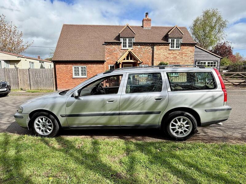 Volvo V70 2.4 Estate 5dr Petrol Automatic (224 g/km, 170 bhp) - U2260