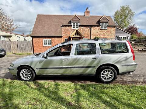 Volvo V70 2.4 Estate 5dr Petrol Automatic (224 g/km, 170 bhp) - U2260