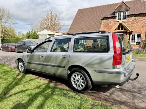 Volvo V70 2.4 Estate 5dr Petrol Automatic (224 g/km, 170 bhp) - U2260