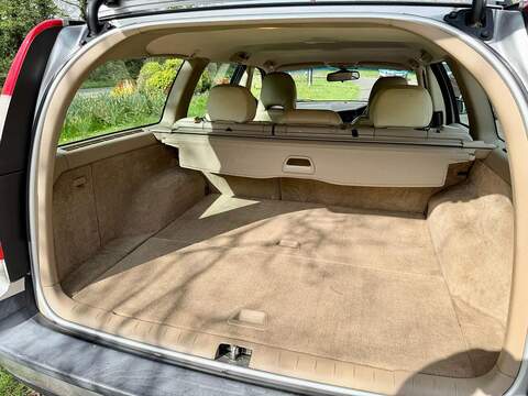 Volvo V70 2.4 Estate 5dr Petrol Automatic (224 g/km, 170 bhp) - U2260