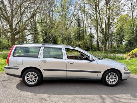Volvo V70 2.4 Estate 5dr Petrol Automatic (224 g/km, 170 bhp) - U2260