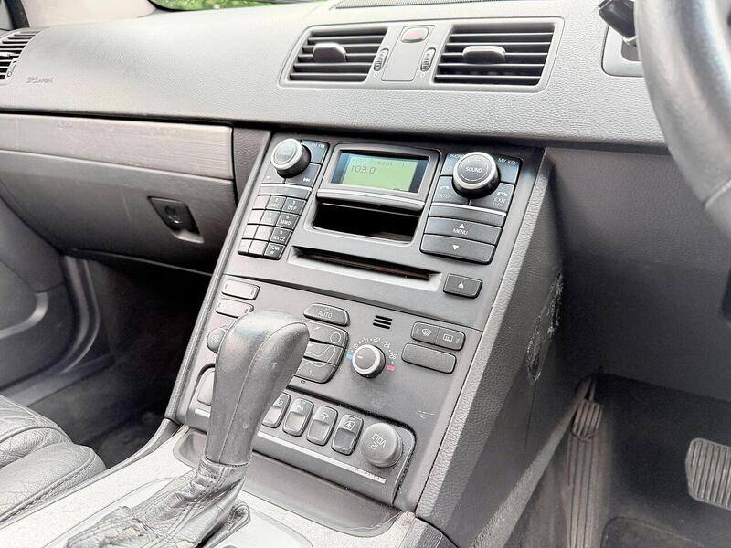 Volvo XC90 2.4 D5 SE SUV 5dr Diesel Geartronic AWD (224 g/km, 182 bhp) - U2262
